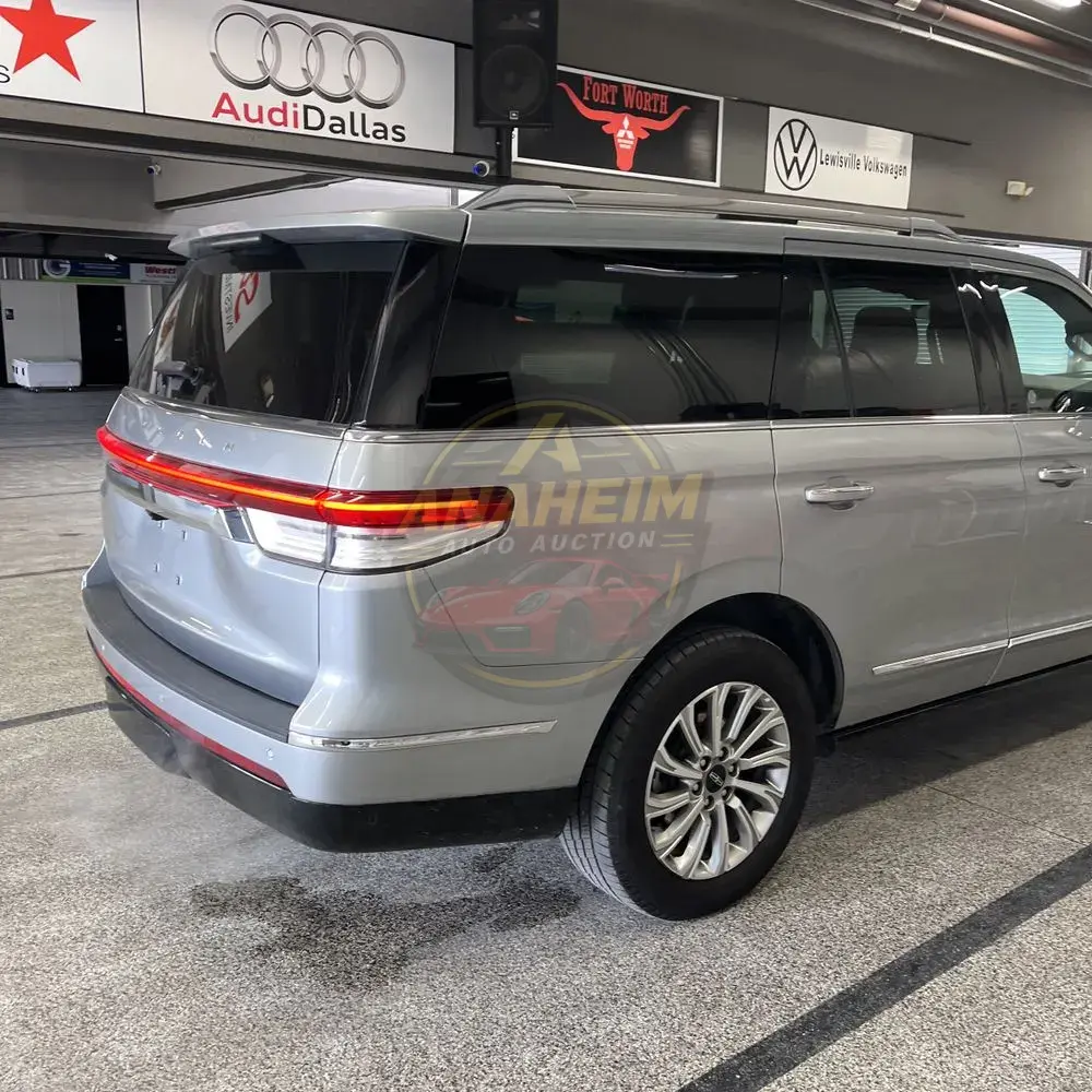 2023 Lincoln Navigator Standard