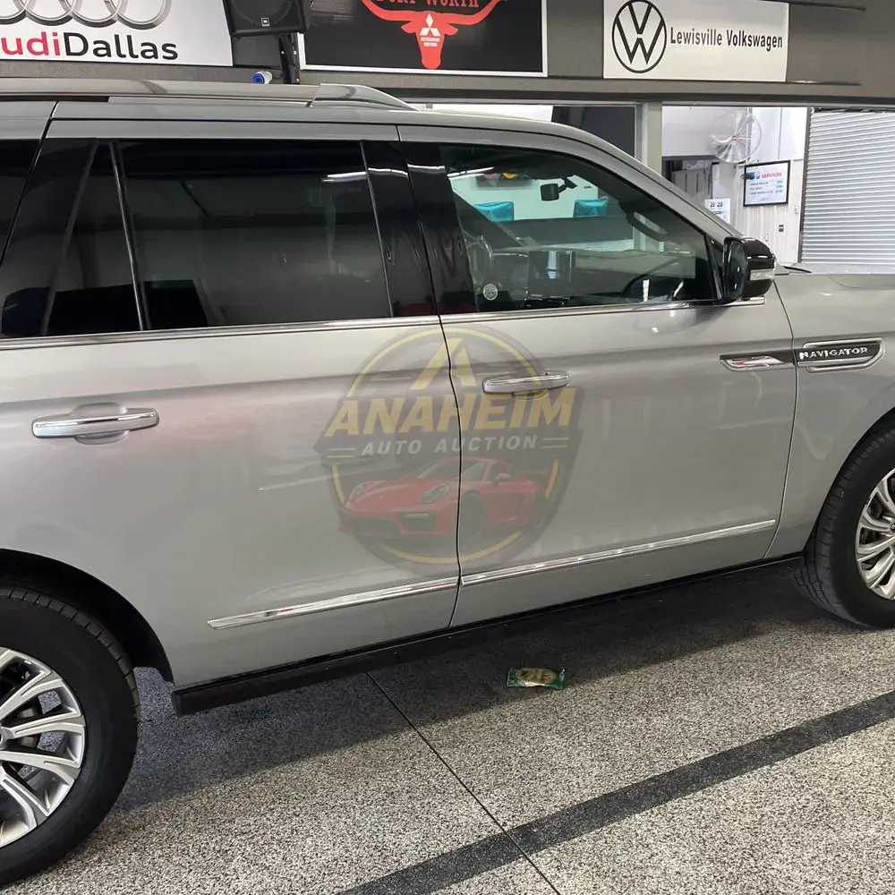 2023 Lincoln Navigator Standard