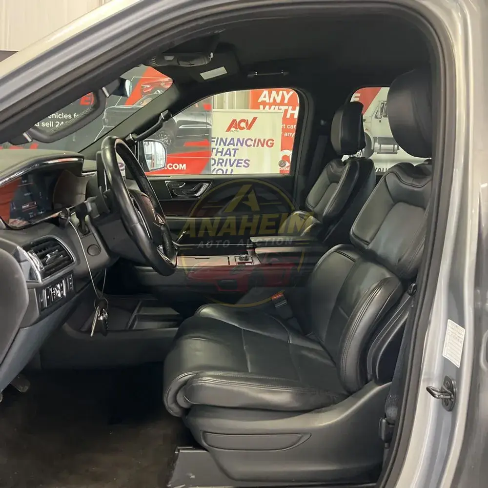 2023 Lincoln Navigator Standard