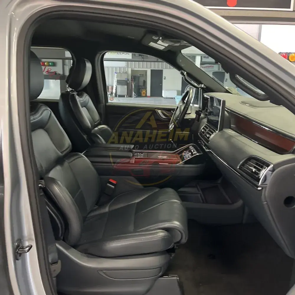 2023 Lincoln Navigator Standard