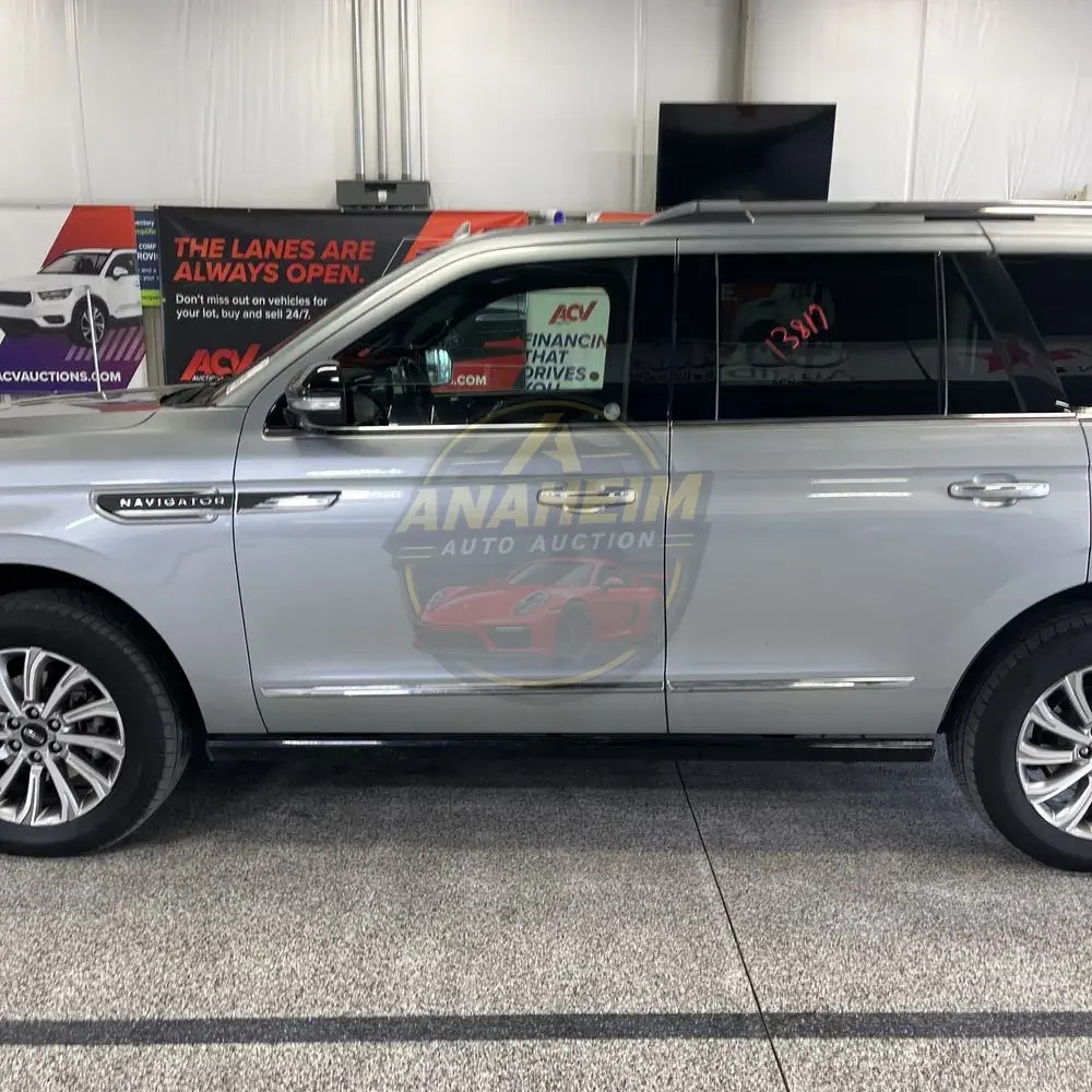 2023 Lincoln Navigator Standard