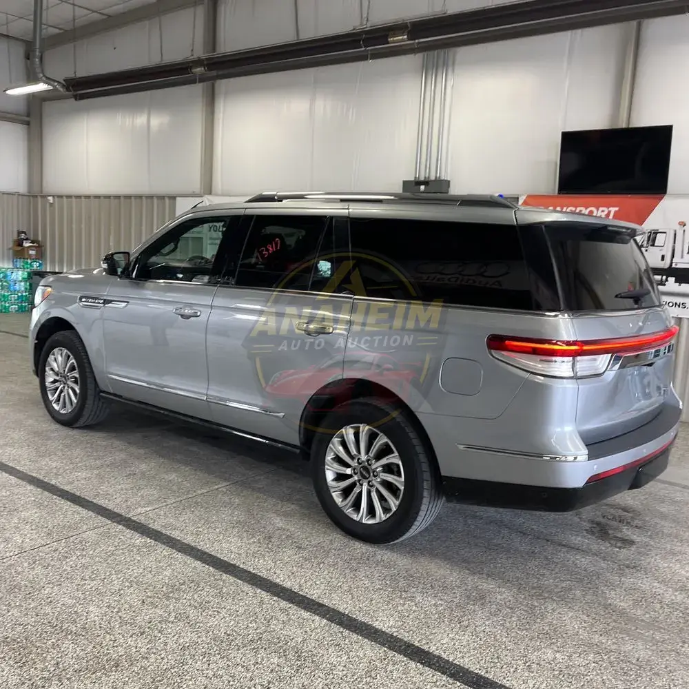 2023 Lincoln Navigator Standard