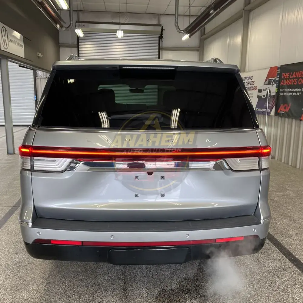 2023 Lincoln Navigator Standard