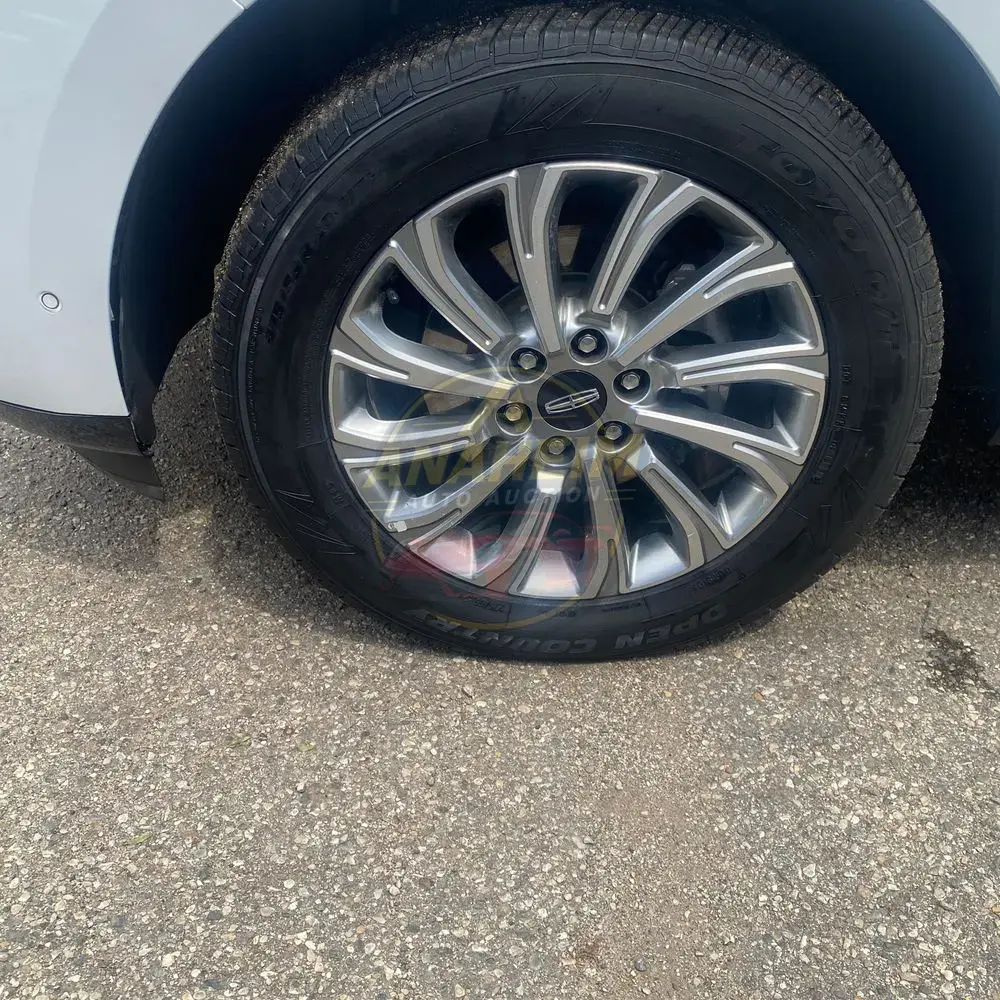 2023 Lincoln Navigator Standard
