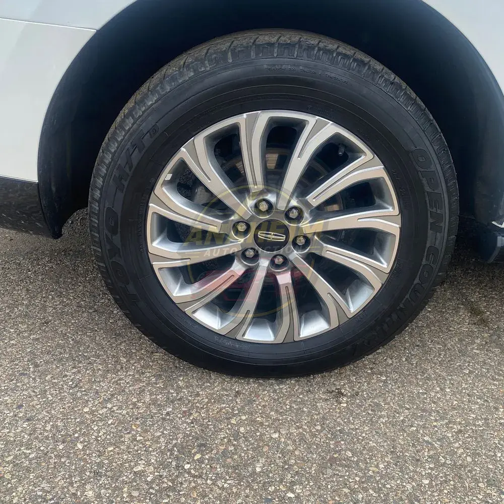 2023 Lincoln Navigator Standard