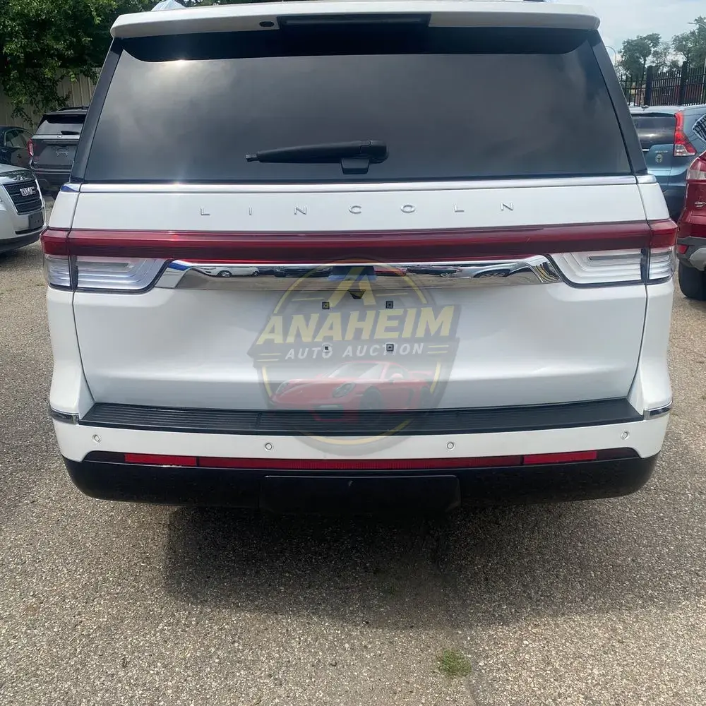2023 Lincoln Navigator Standard
