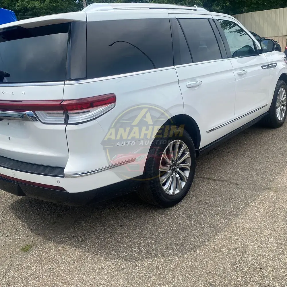 2023 Lincoln Navigator Standard
