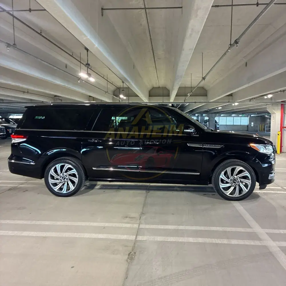 2023 Lincoln Navigator L Reserve