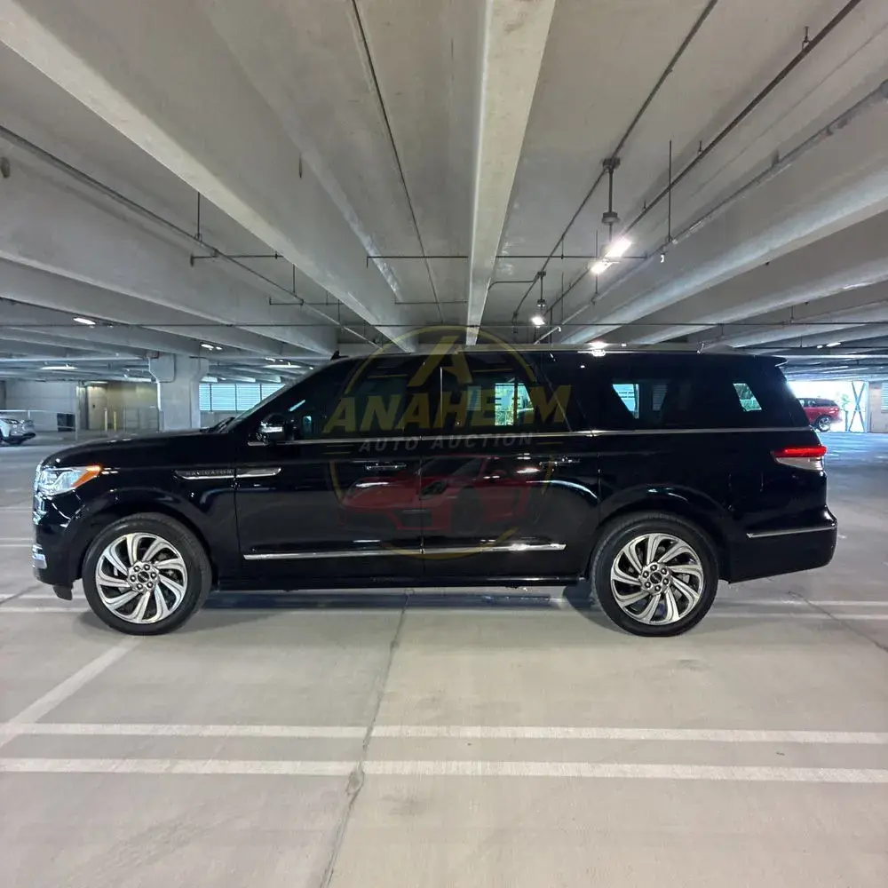 2023 Lincoln Navigator L Reserve