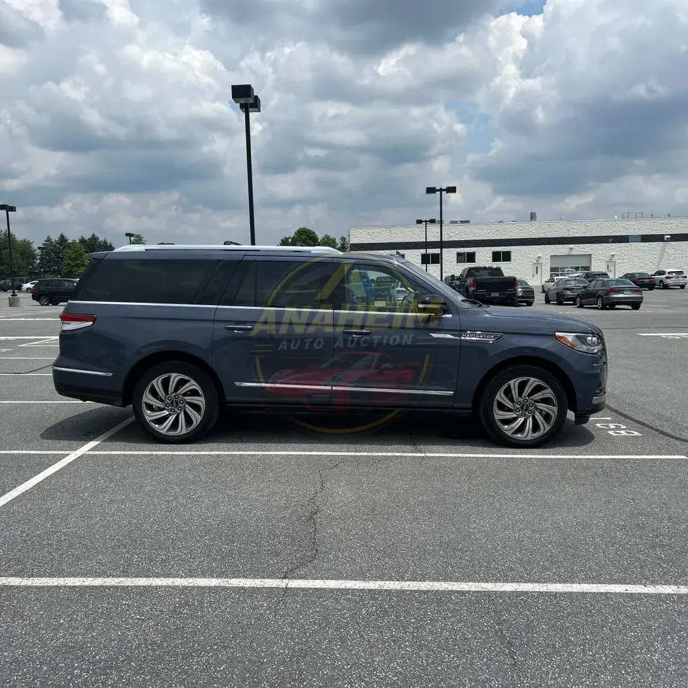 2023 Lincoln Navigator L Reserve