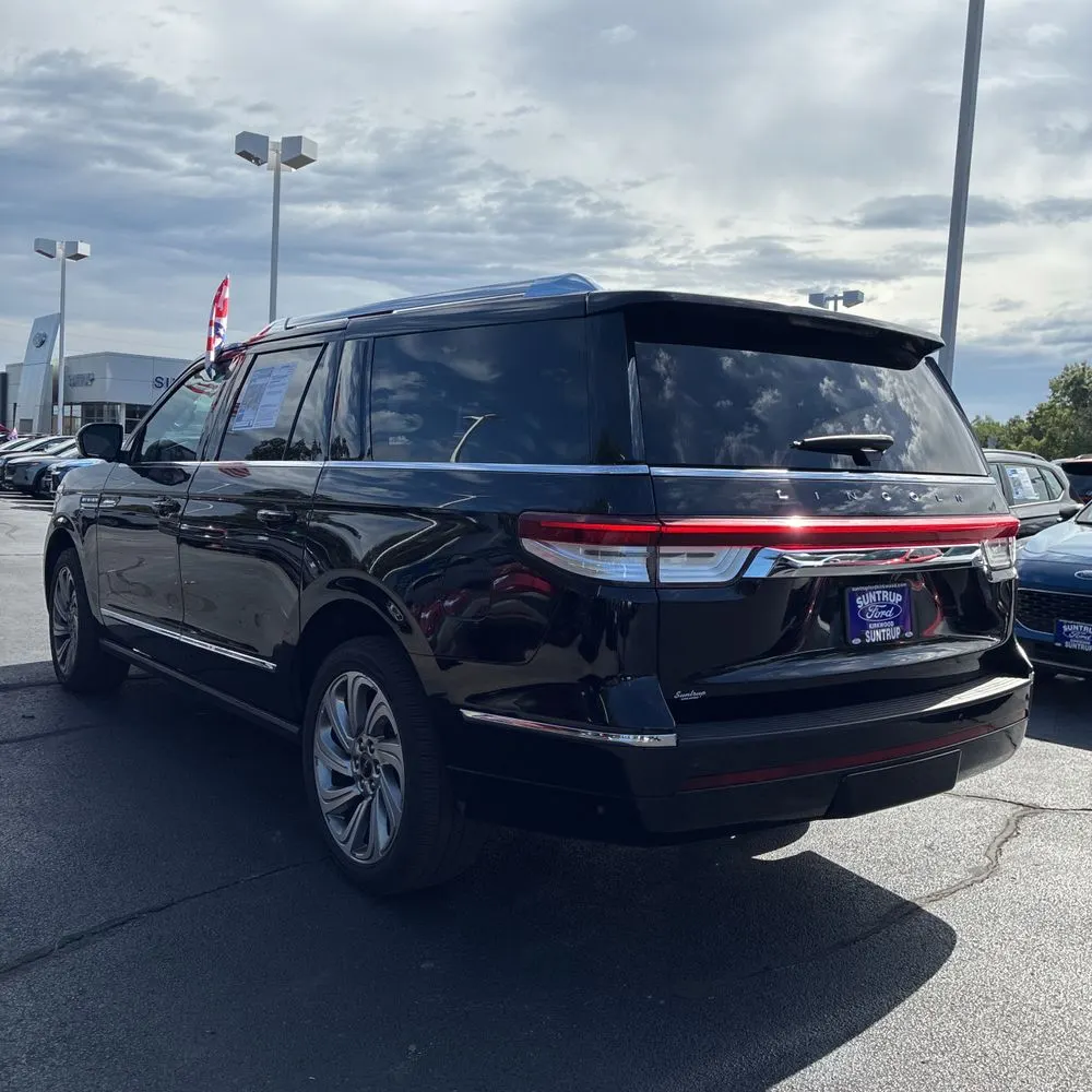 2023 Lincoln Navigator L Reserve