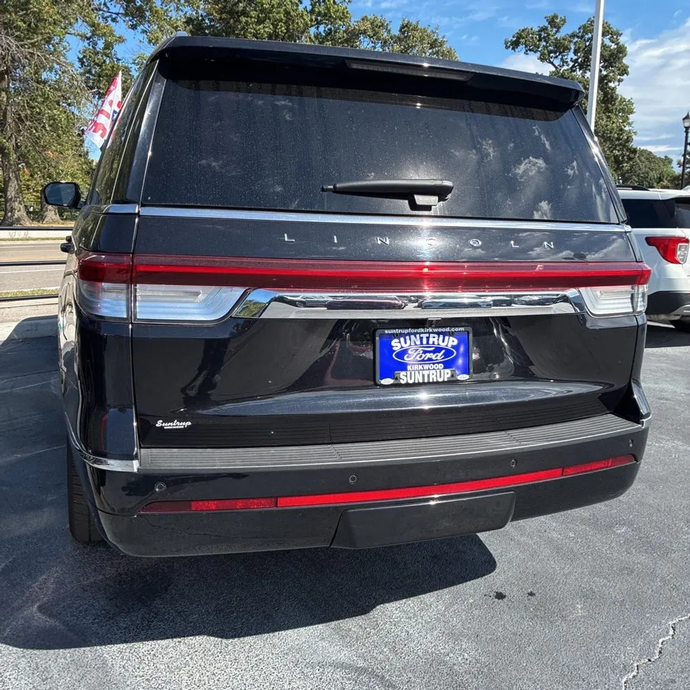 2023 Lincoln Navigator L Reserve