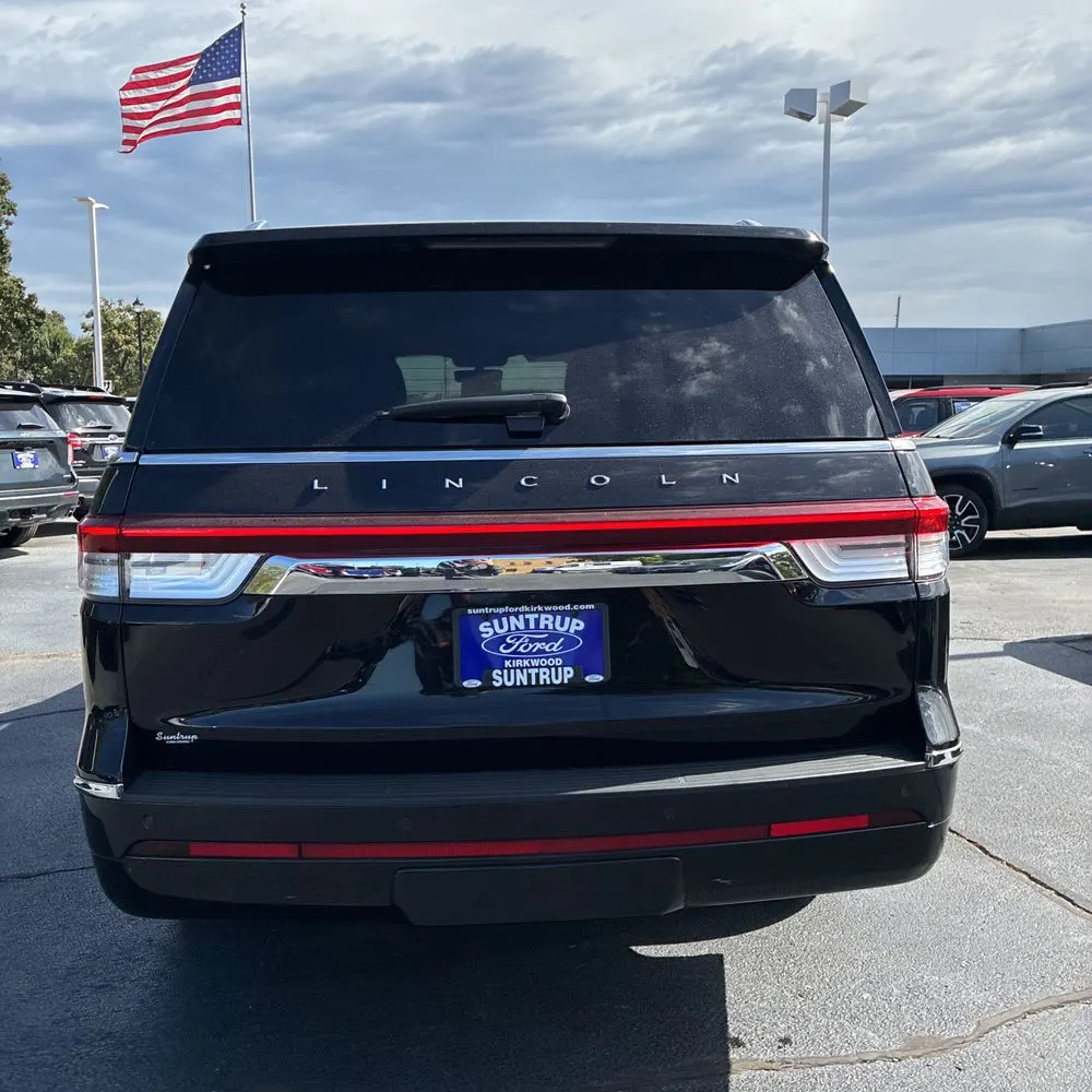 2023 Lincoln Navigator L Reserve