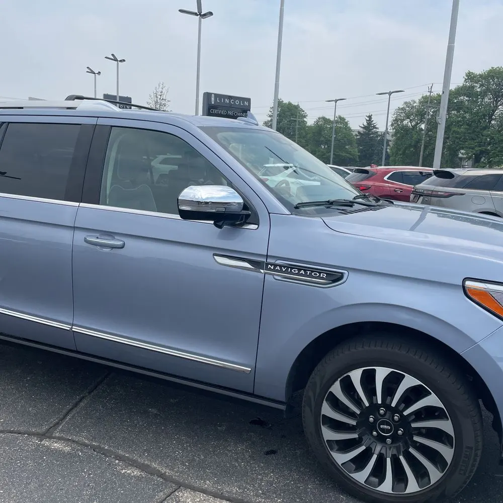 2022 Lincoln Navigator L Black Label