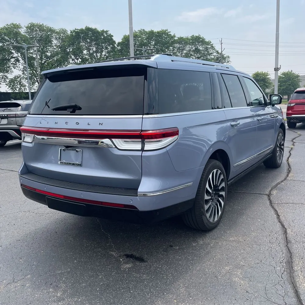 2022 Lincoln Navigator L Black Label