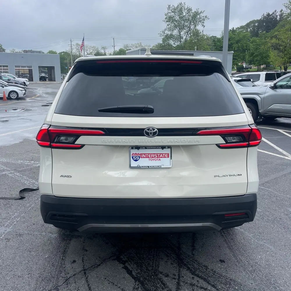 2024 Toyota Grand Highlander Platinum
