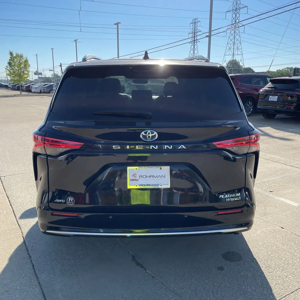 2023 Toyota Sienna Platinum 7-Passenger