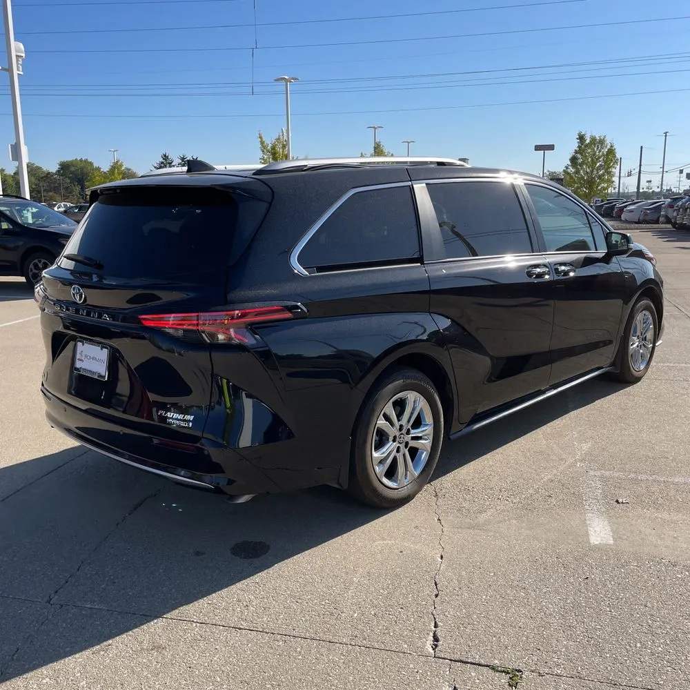2023 Toyota Sienna Platinum 7-Passenger