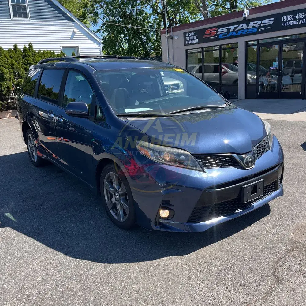 2019 Toyota Sienna SE 8-Passenger
