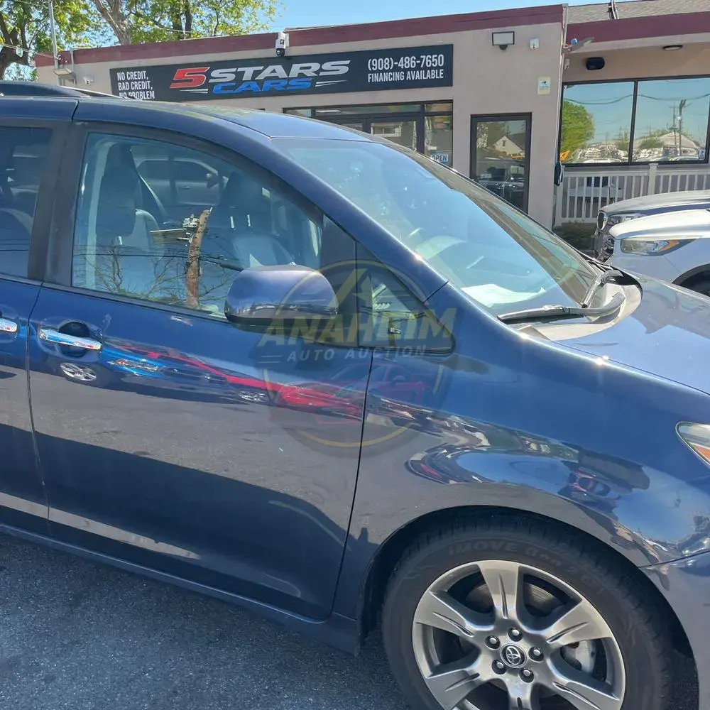 2019 Toyota Sienna SE 8-Passenger