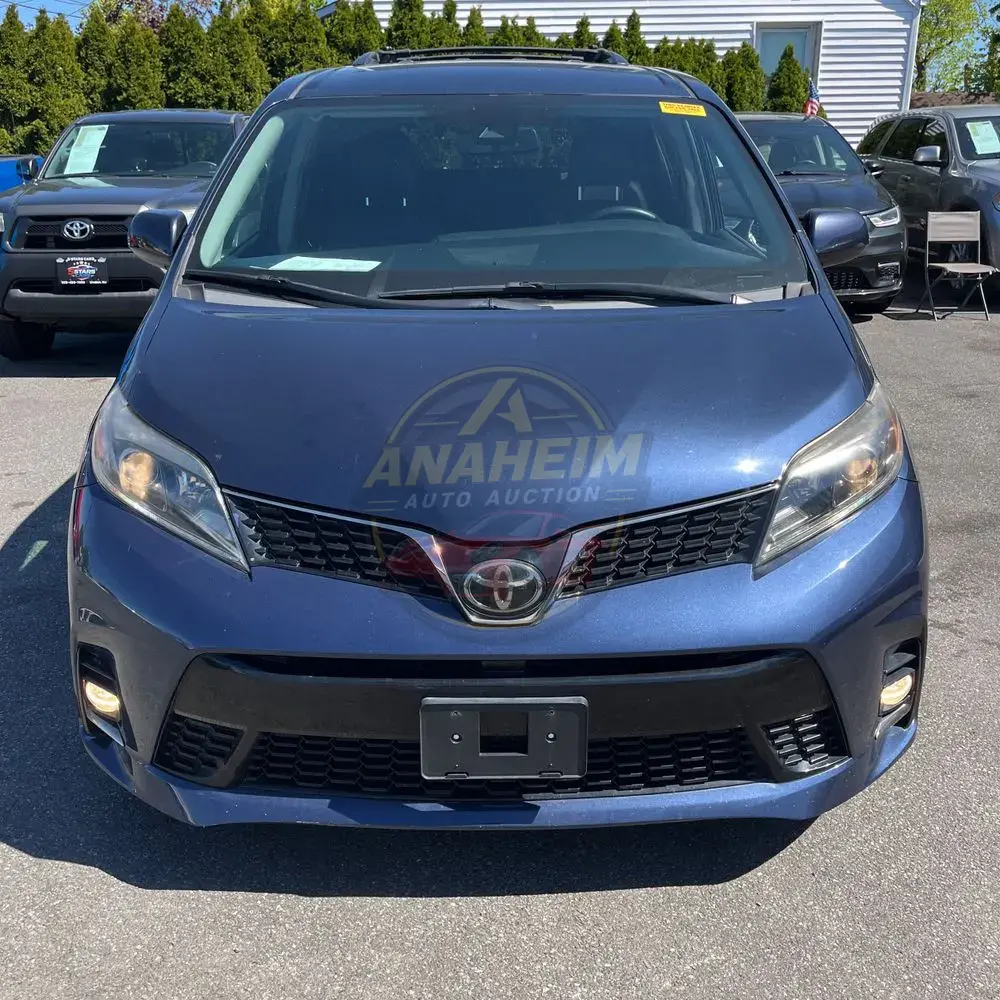 2019 Toyota Sienna SE 8-Passenger