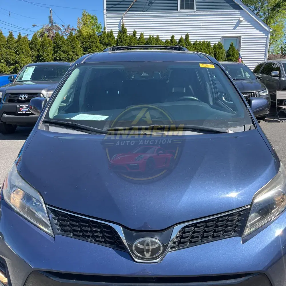 2019 Toyota Sienna SE 8-Passenger