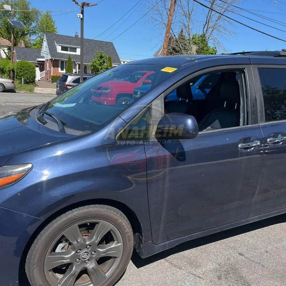 2019 Toyota Sienna SE 8-Passenger