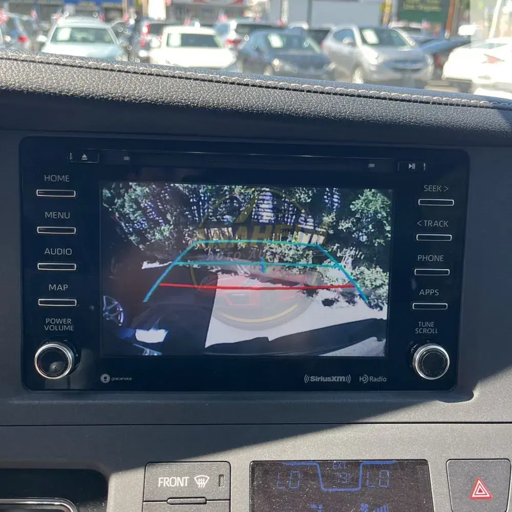 2019 Toyota Sienna SE 8-Passenger