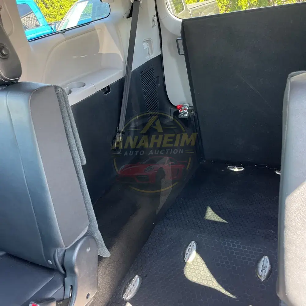 2019 Toyota Sienna SE 8-Passenger