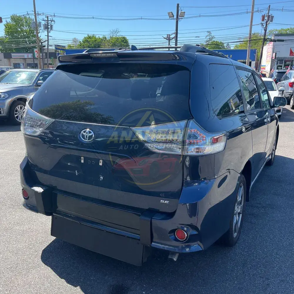 2019 Toyota Sienna SE 8-Passenger