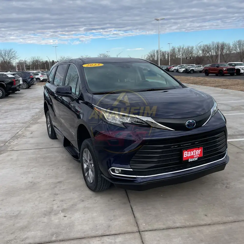 2023 Toyota Sienna XLE 8-Passenger
