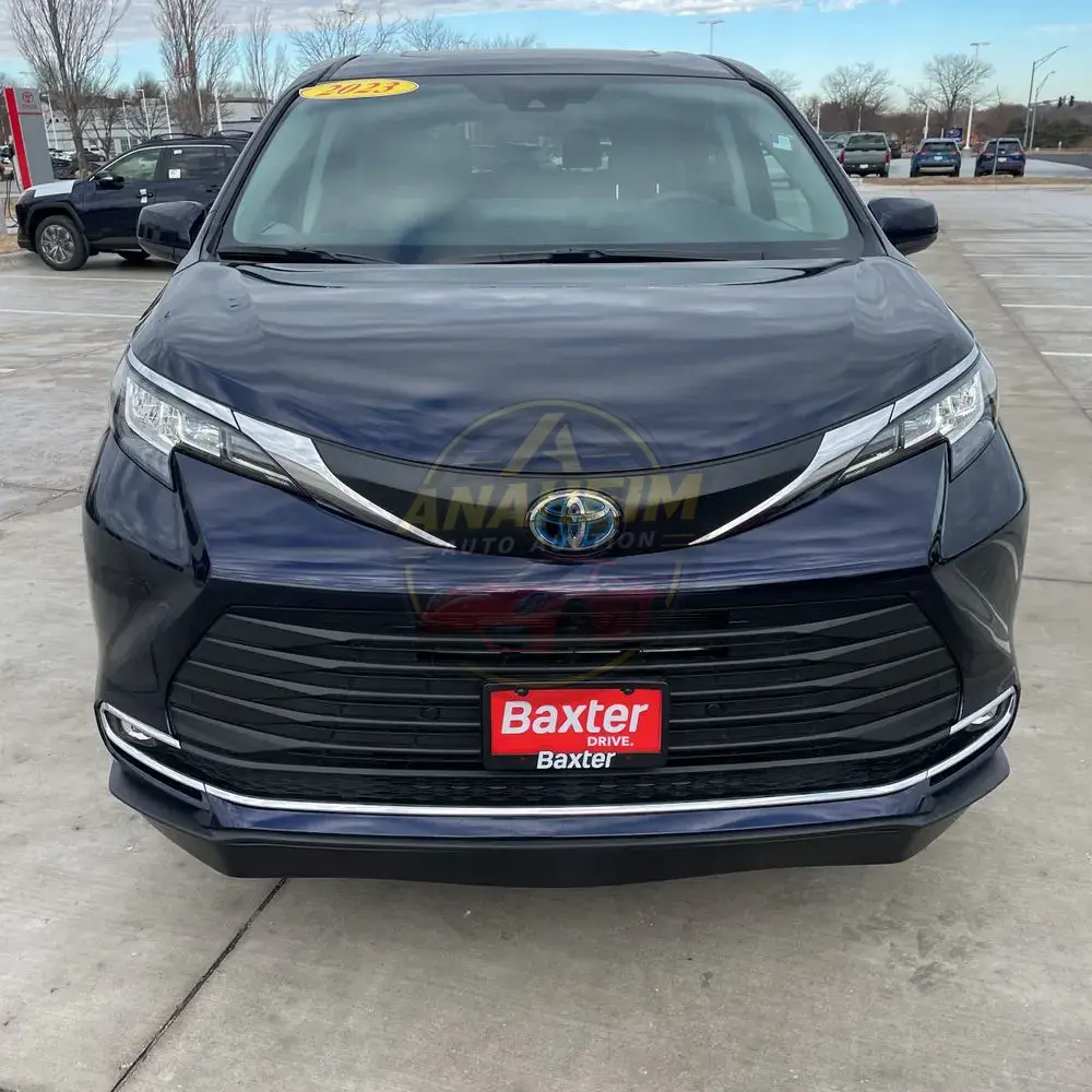2023 Toyota Sienna XLE 8-Passenger