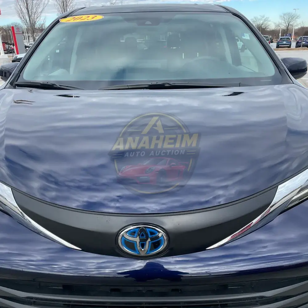 2023 Toyota Sienna XLE 8-Passenger
