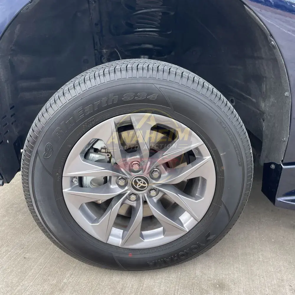 2023 Toyota Sienna XLE 8-Passenger