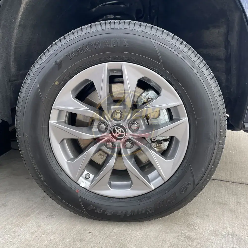 2023 Toyota Sienna XLE 8-Passenger