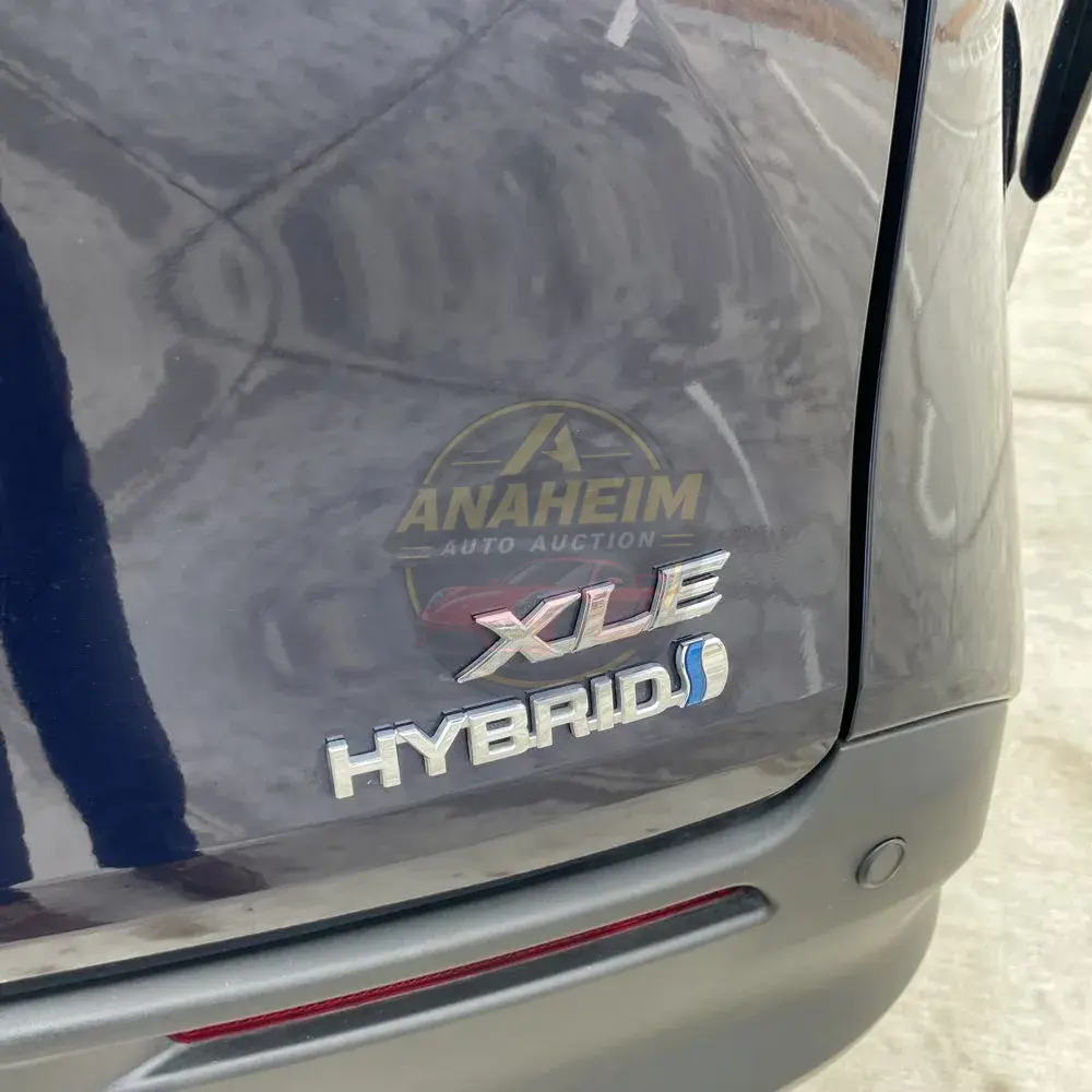 2023 Toyota Sienna XLE 8-Passenger