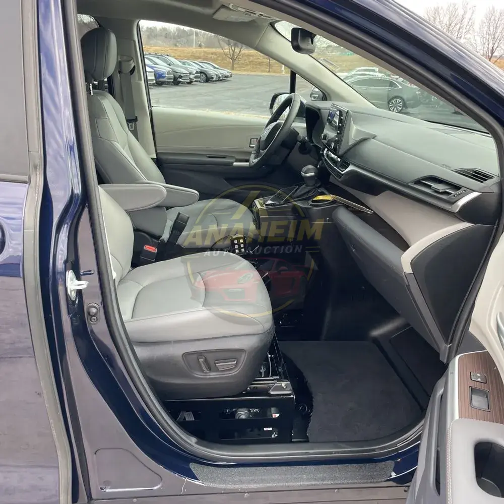 2023 Toyota Sienna XLE 8-Passenger