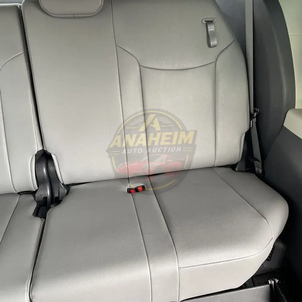 2023 Toyota Sienna XLE 8-Passenger