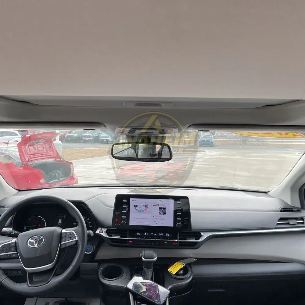 2023 Toyota Sienna XLE 8-Passenger