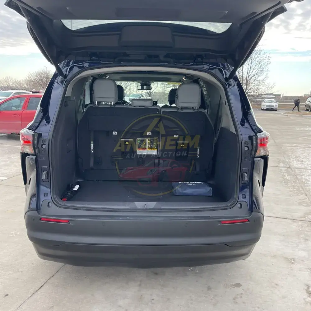 2023 Toyota Sienna XLE 8-Passenger