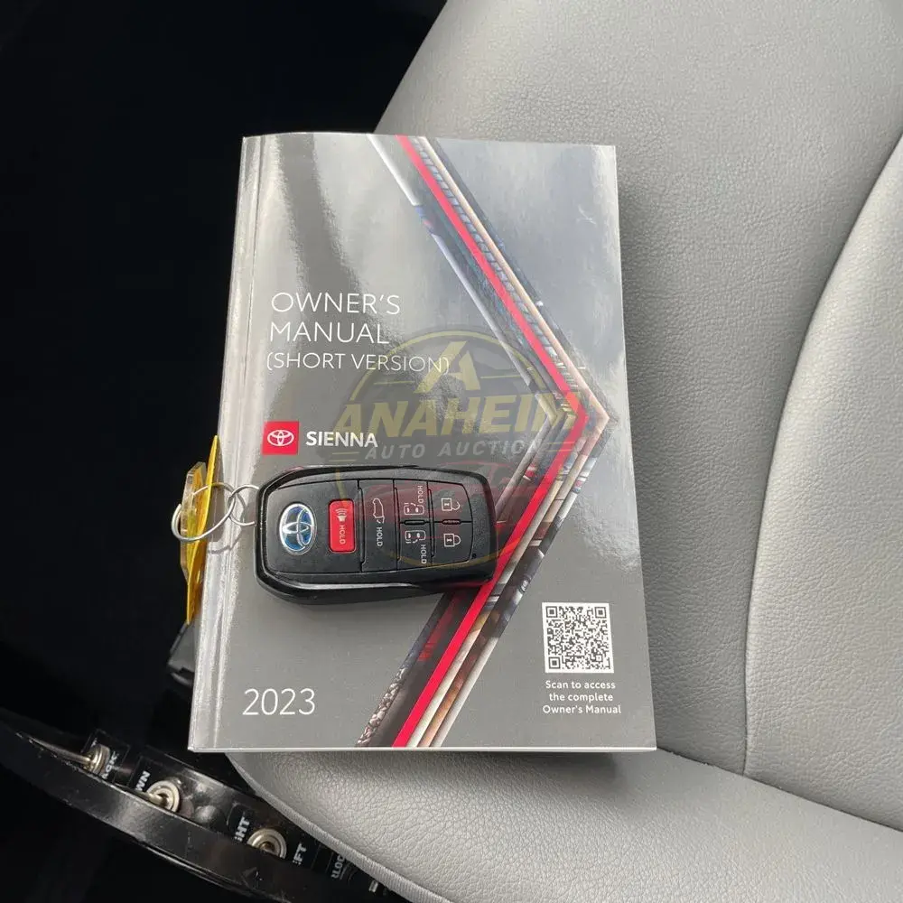 2023 Toyota Sienna XLE 8-Passenger