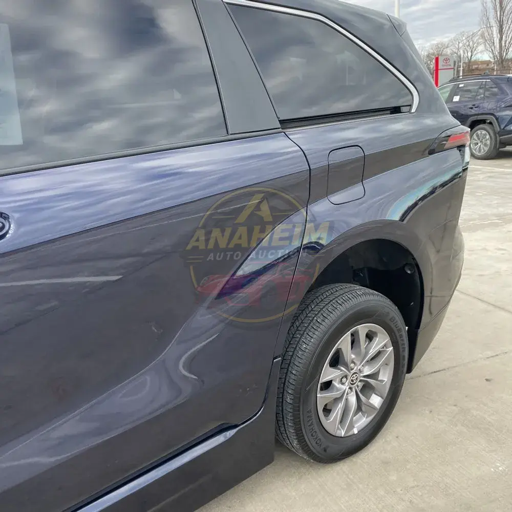 2023 Toyota Sienna XLE 8-Passenger