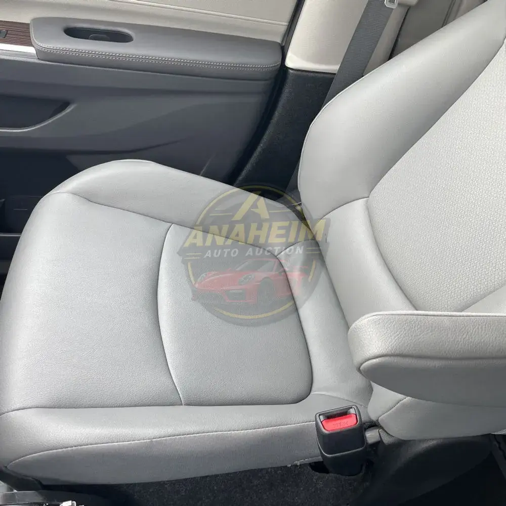 2023 Toyota Sienna XLE 8-Passenger