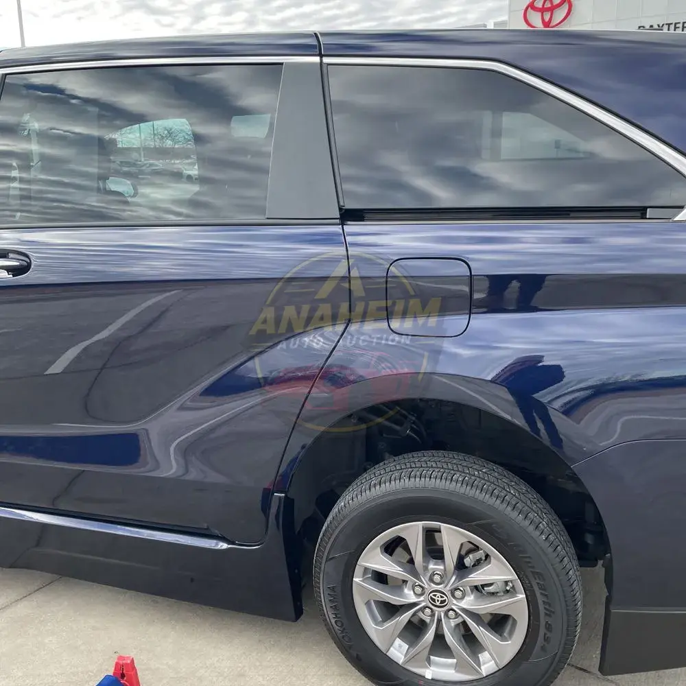 2023 Toyota Sienna XLE 8-Passenger