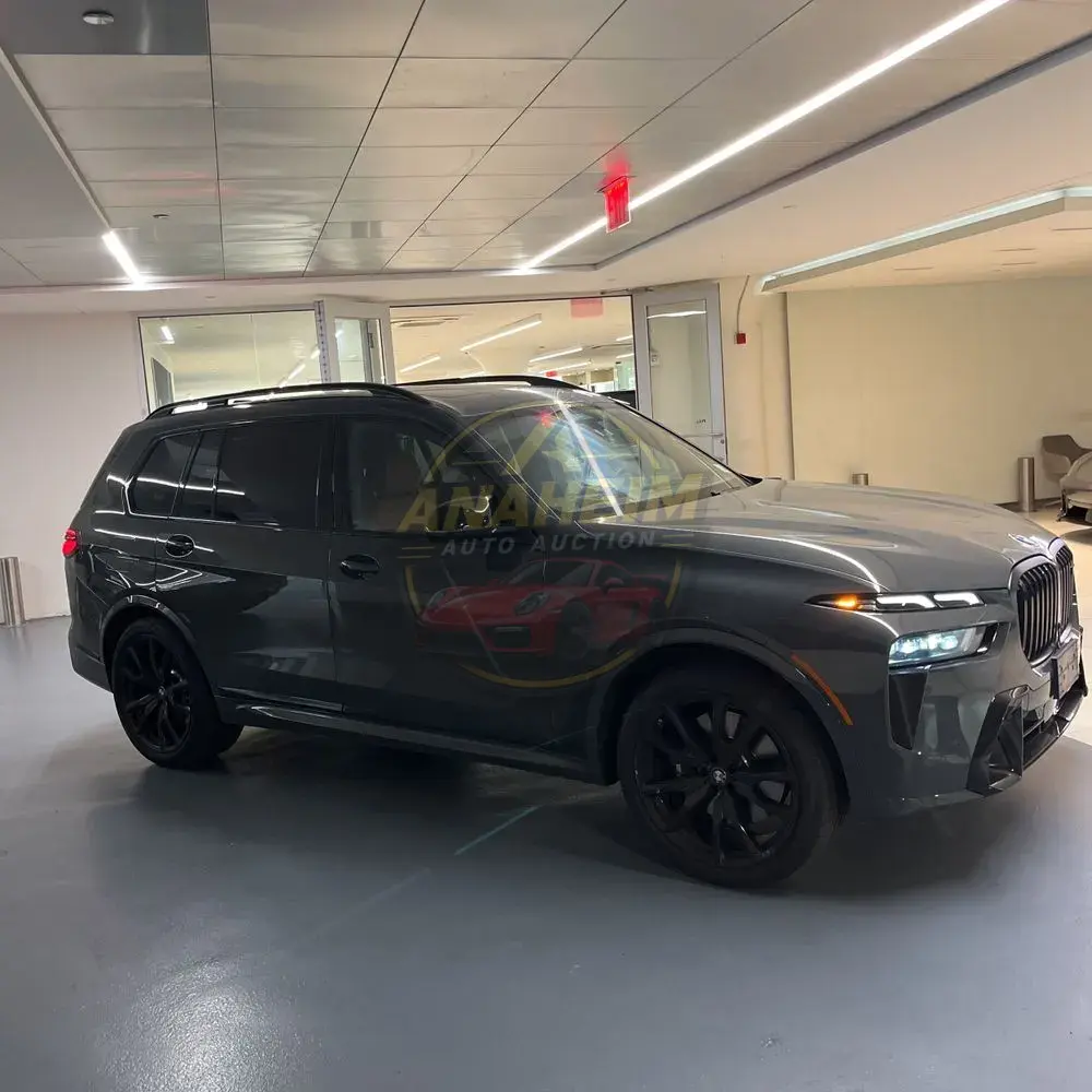2025 BMW X7 M60i