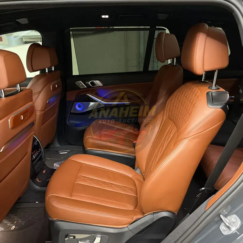 2025 BMW X7 M60i