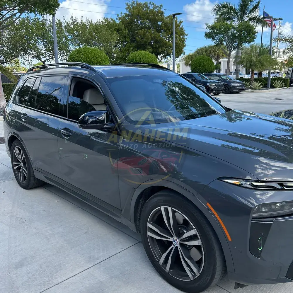 2023 BMW X7 M60i