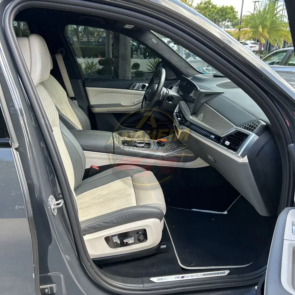 2023 BMW X7 M60i