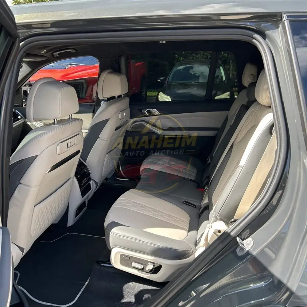 2023 BMW X7 M60i
