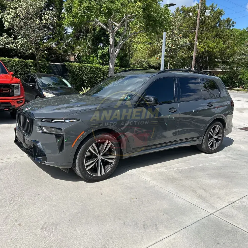 2023 BMW X7 M60i